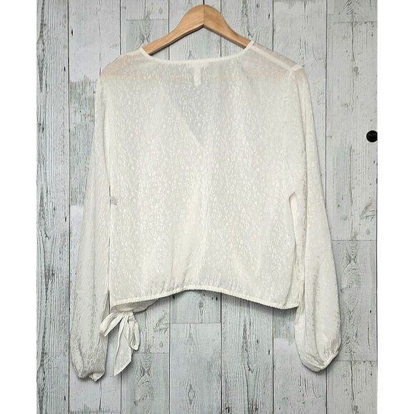 Leith Iridescent Light-Catching Sheer Floral Faux Wrap Top Blouse Sz. 1X NWT - Picture 3 of 8